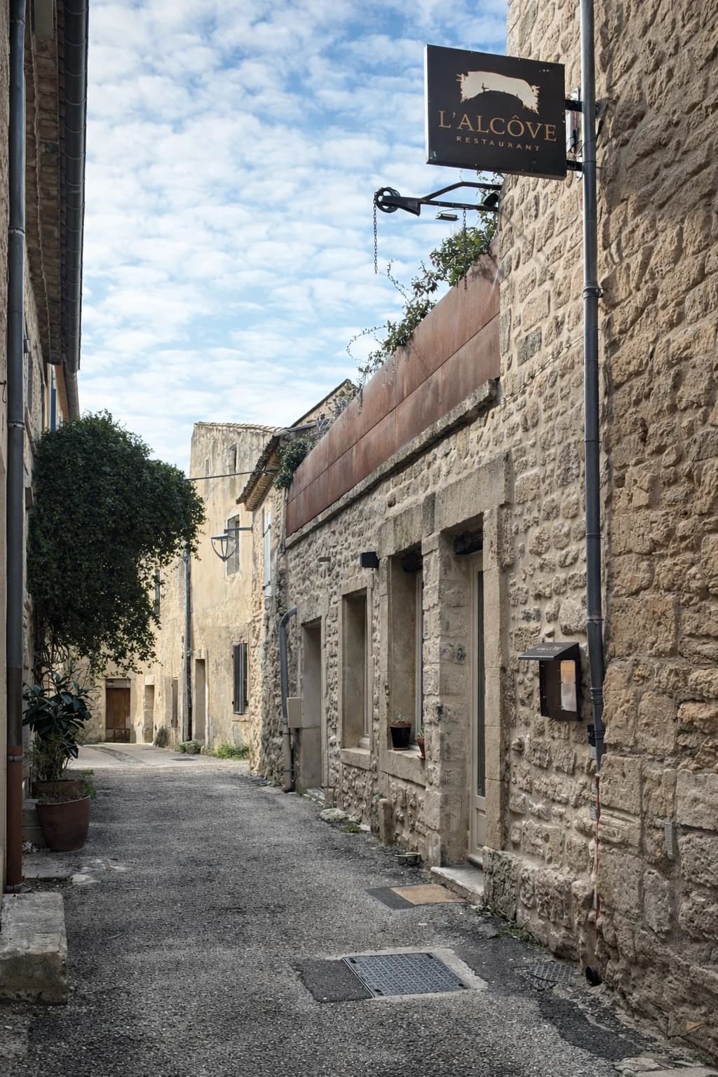 Vue de l'extérieur du restaurant L’Alcôve